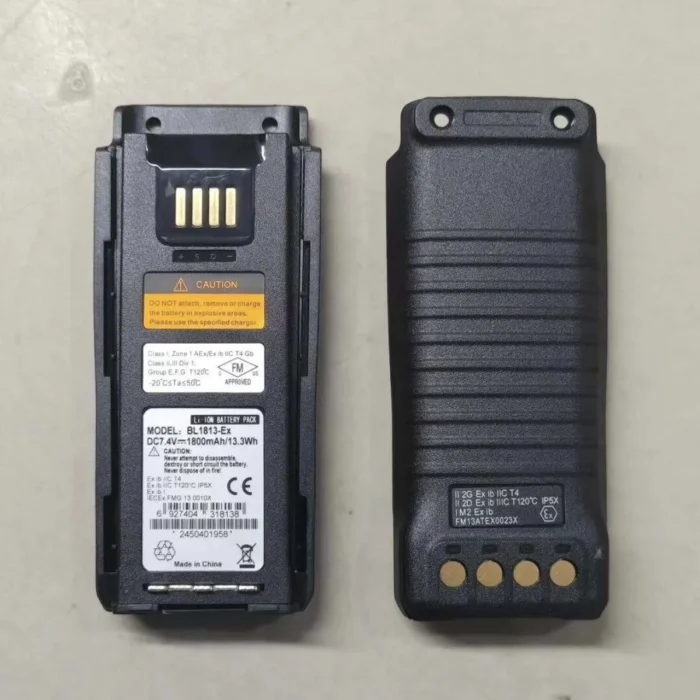 BL1813-Ex ATEX Rechargeable Explosion-proof Li-ion Battery 1800mah IP67 Two-way Radio Battery for Hytera PT790EX Walkie Talkie - in-hand use