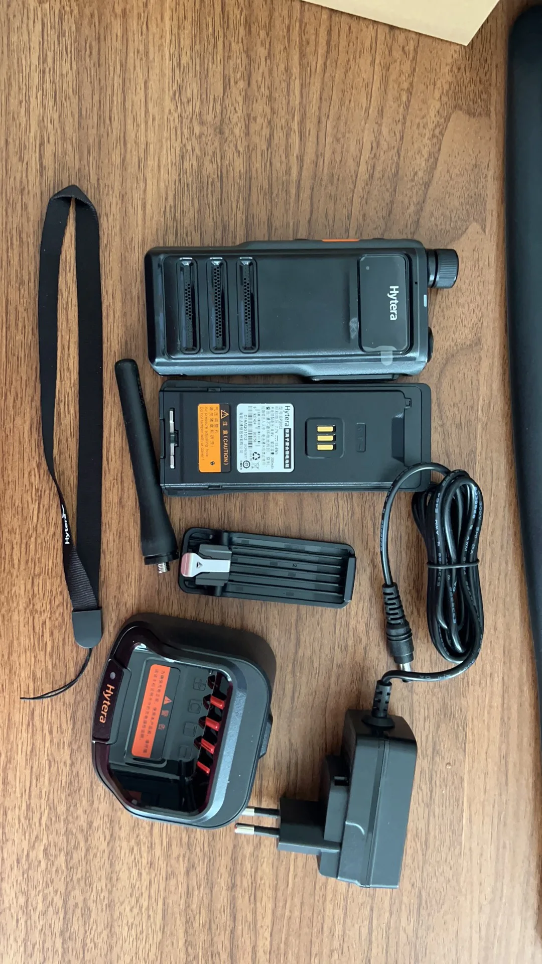 Hytera HP605 Two way radio digital Walkie Talkie UHF400-527MHz VHF136-174MHz