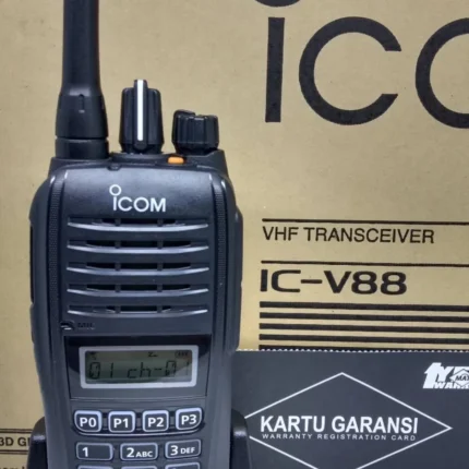 Ic-v88 Two Way Radio - detail view
