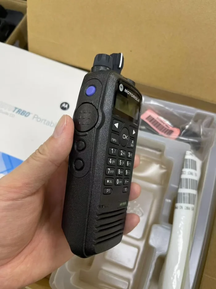 Motorola Dgp6150 Two Way Radio - package contents