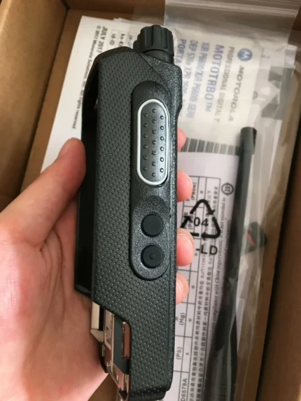 Motorola Dp2600e Two Way Radio - package contents