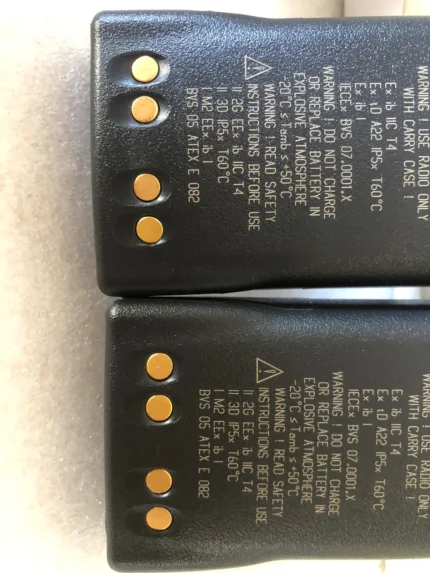 Motorola NNTN5510R Two Way Radio - detail view