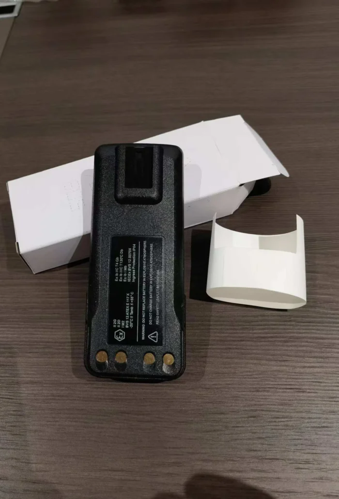 Motorola NNTN8359 Batteries - side view
