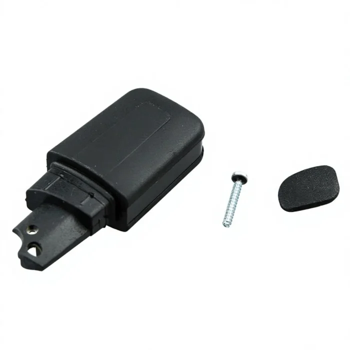 Motorola PMAE4077 Two Way Radio - in-hand use