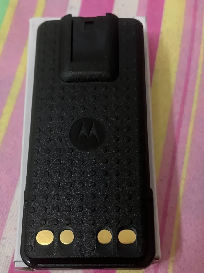 Motorola PMNN4491 Two Way Radio - package contents