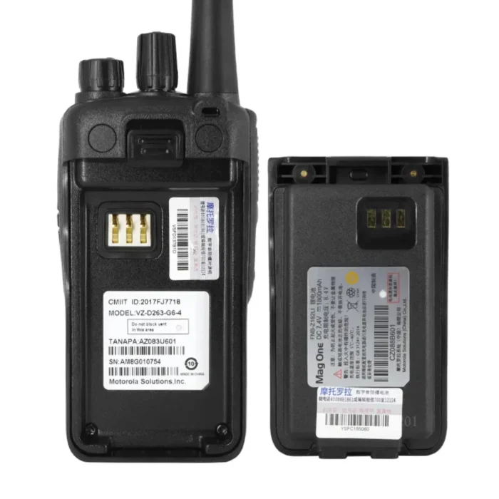 Motorola Vz-d263 Two Way Radio - in-hand use