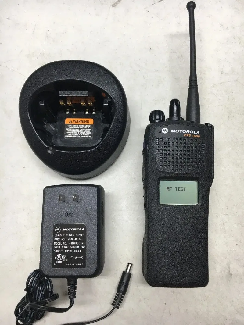 Motorola Xts1500 Two Way Radio - in-hand use Motorola Xts1500 Two Way Radio - in-hand use