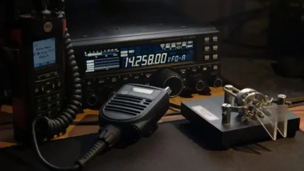 Yaesu FT-450D Two Way Radio - package contents